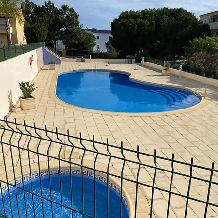 En 1 A 5 Personnes Apartment *